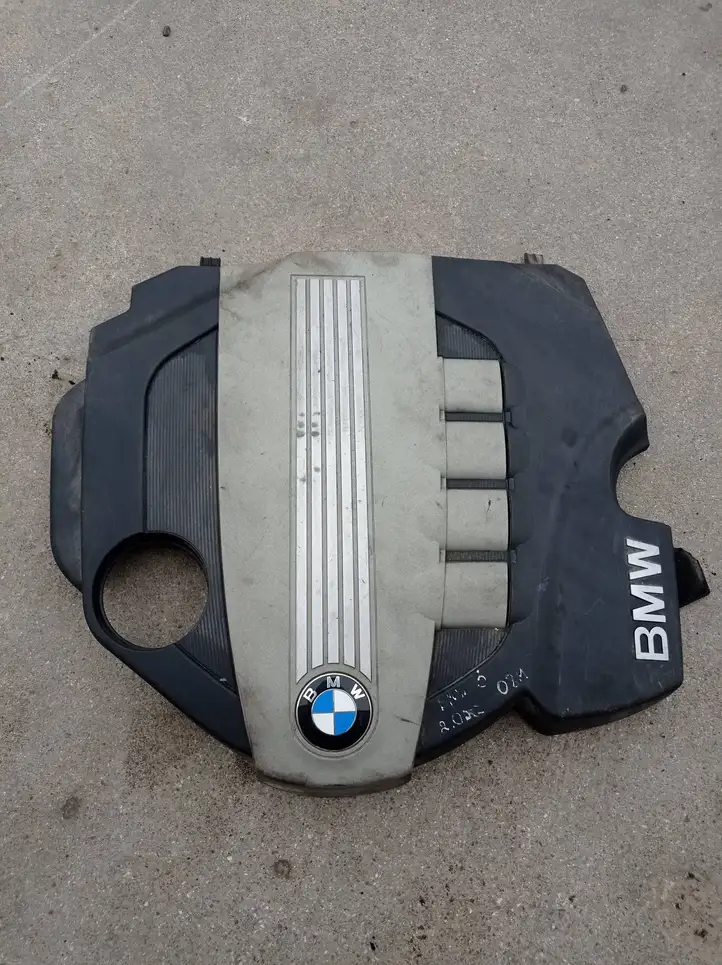 BMW 1 E81 E87 (2004 - 2011) 7797410 Крышка двигателя декоративная — фото 1