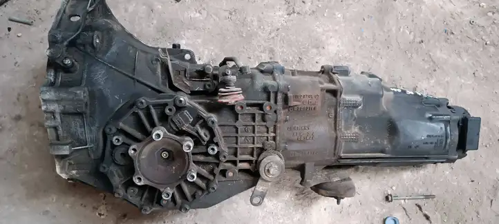 Audi A4 S4 B6 8E 8H (2000 - 2006) 01E300049D Механическая коробка передач, 6 передач — фото 1