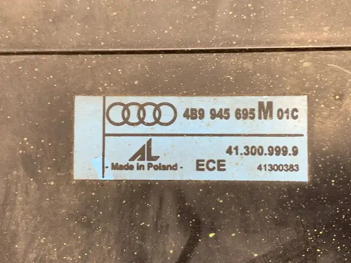 Audi A6 S6 C5 4B (2001 - 2004) 4B9945695M Подсветка номера — фото 5
