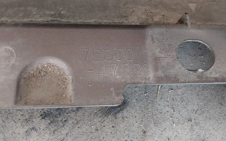 Toyota Prius+ (ZVW40) (2011 - 2018) 7586047020 Порог кузова — фото 4