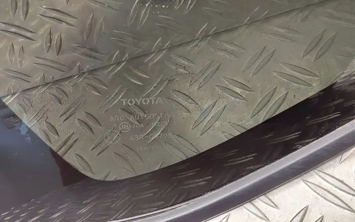 Toyota Prius+ (ZVW40) (2011 - 2018) Заднее боковое стекло — фото 2
