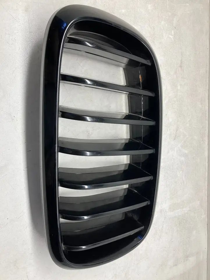 BMW X5 F15 (2013 - 2017) 51137294486 Верхняя решетка радиатора — фото 1
