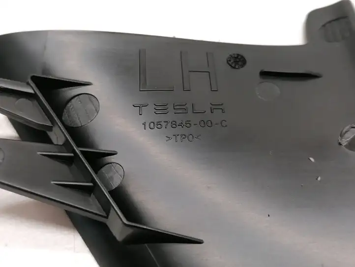 Tesla Model S (2016 - 2021) 1057845-00-C Прочие внешние детали — фото 3