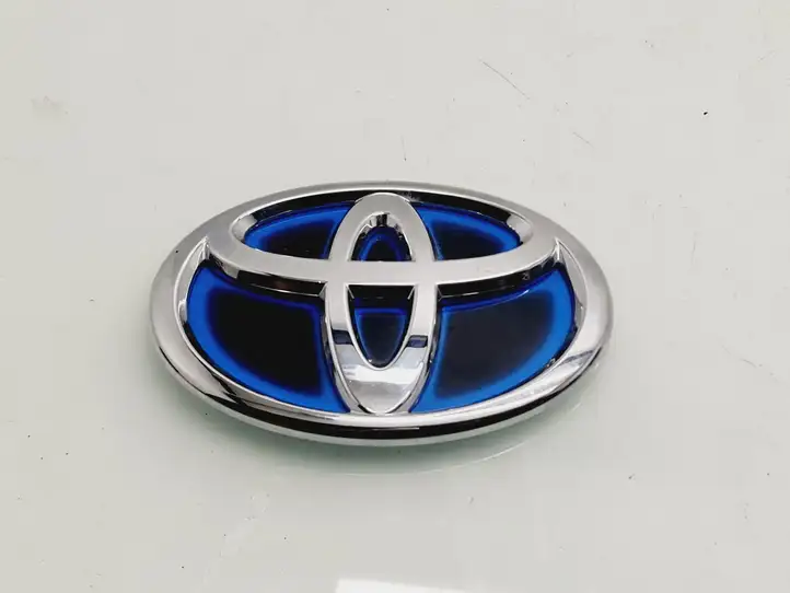 Toyota Yaris (2019 - ) Эмблема автомобиля — фото 1