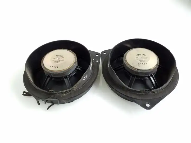 Toyota Avensis Verso (2001 - 2004) 8616044120 Динамики передних дверей — фото 2