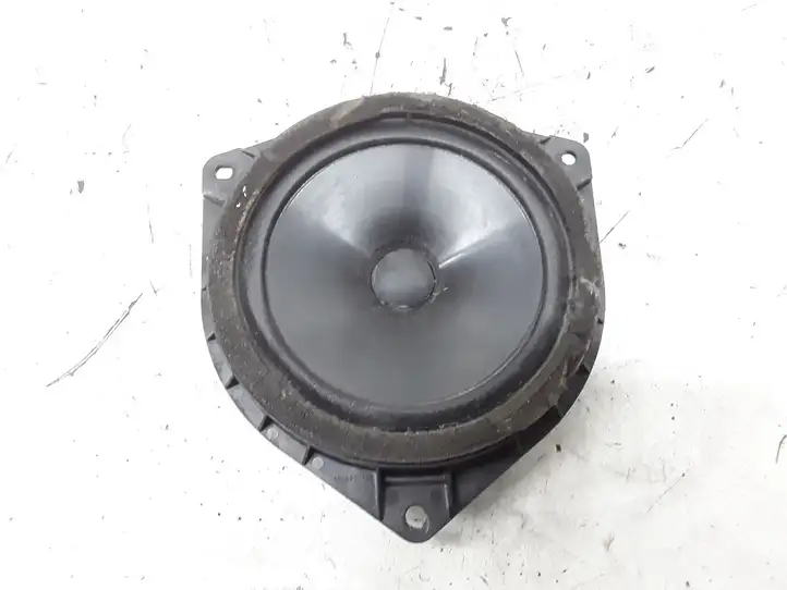 Toyota Avensis Verso (1995 - 2001) 8616044120 Динамики передних дверей — фото 1