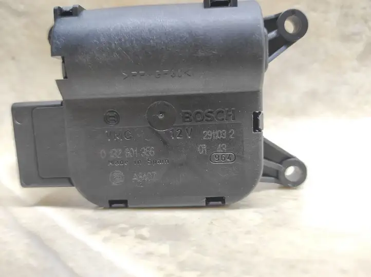 Opel Meriva A (2002 - 2006) 0132801356 Двигатель задвижки потока воздуха — фото 4