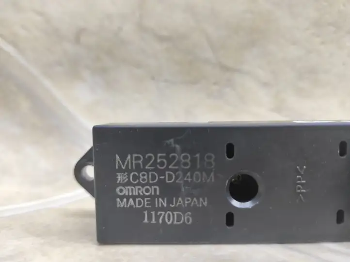 Mitsubishi Galant (1997 - 2003) MR252818 Кнопка стеклоподъемников — фото 3