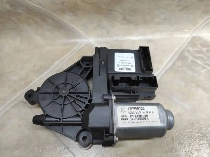 Volkswagen Caddy (2004 - 2010) 1K0959792C Мотор стеклоподъемника передний — фото 1