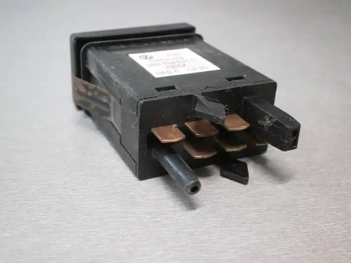 Volkswagen PASSAT B5.5 (2001 - 2005) 3B0959621C Кнопка обогрева стекла — фото 2