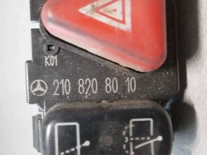 Mercedes-Benz E W210 (1995 - 2002) 2108208010 Включатель аварийных фонарей — фото 3