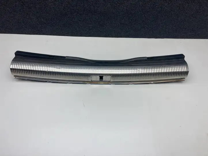 Volkswagen PASSAT B6 (2005 - 2010) 3C9863459B Отделка порога багажника — фото 1