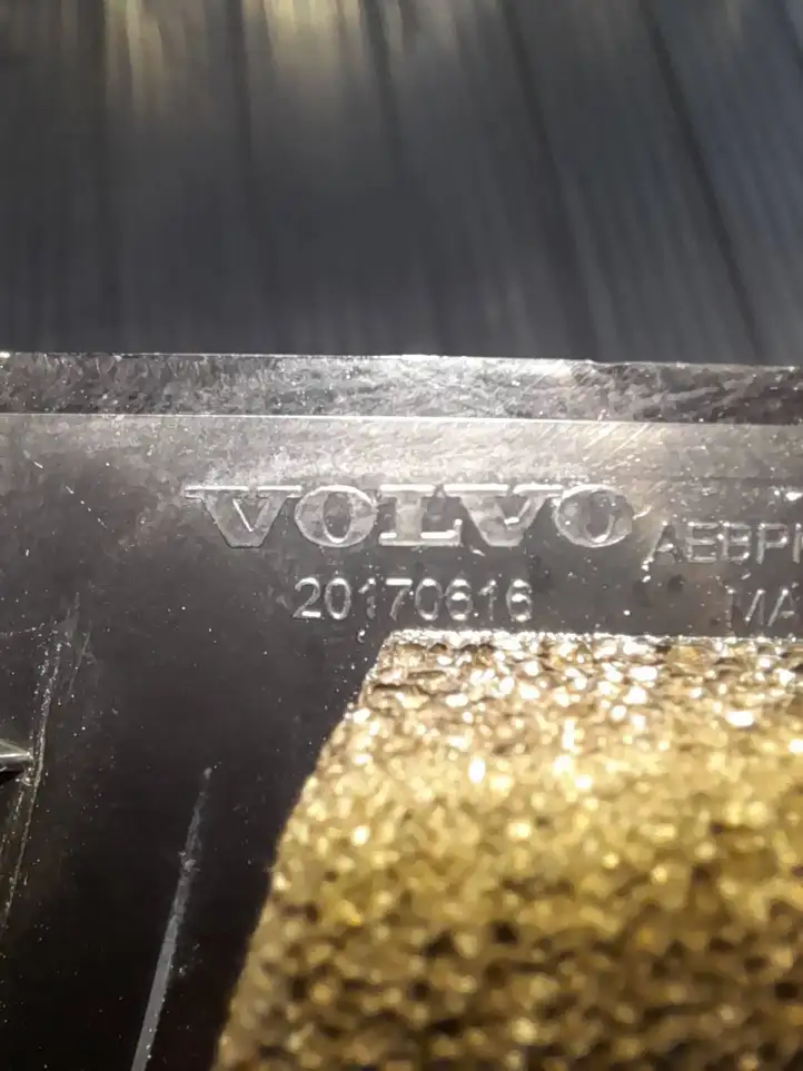 Volvo XC60 (2017 - ) 20170616 Другая часть кузова — фото 3
