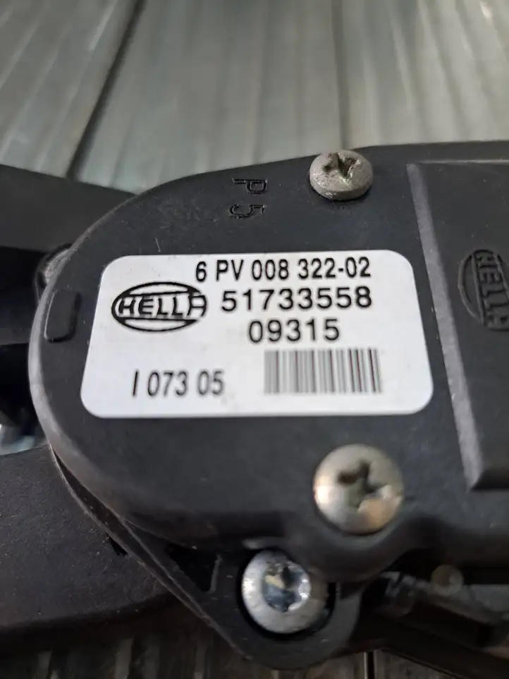 Fiat Croma (2005 - 2011) 51733558 Педаль акселератора — фото 2