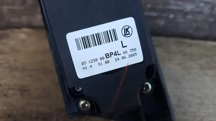 Mazda 3 I (2003 - 2006) 9GE4T514176 Кнопка стеклоподъемников — фото 2