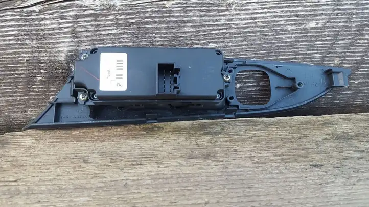 Mazda 3 I (2003 - 2006) 9GE4T514176 Кнопка стеклоподъемников — фото 3