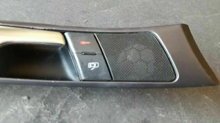 Audi A6 S6 C5 4B (2001 - 2004) 4B0837020 Внутренняя ручка двери — фото 2