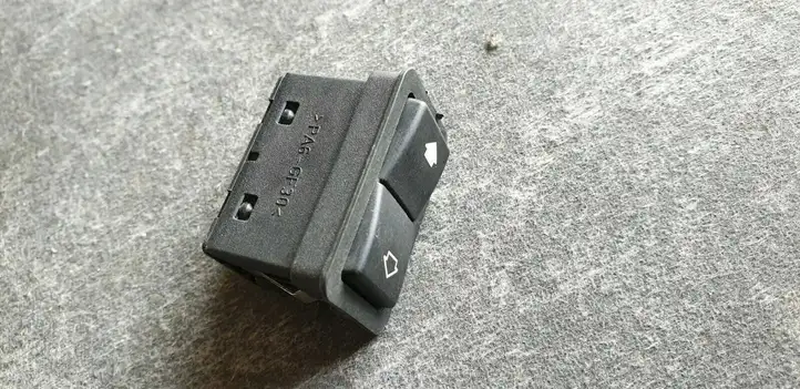BMW 5 E39 (1996 - 2003) 8368974 Блок кнопок стеклоподъемников — фото 2