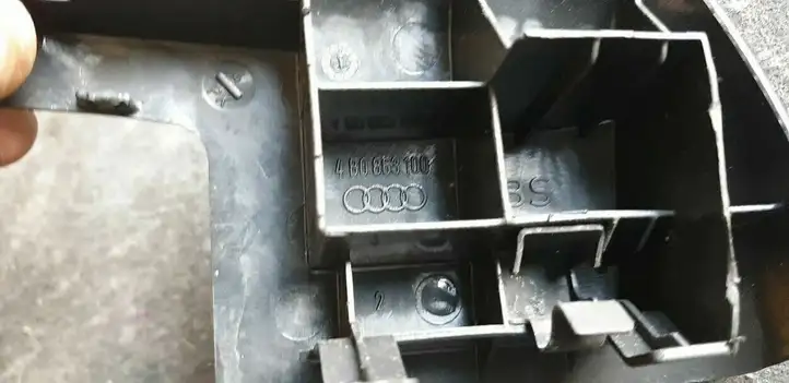 Audi A6 Allroad C5 (2000 - 2006) 4B0863100 Прочие детали салона — фото 3