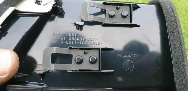 Nissan Leaf I (ZE0) (2010 - 2017) 68761-3NA0A Центральный воздушный дефлектор — фото 7
