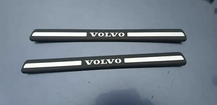 Volvo S80 (2004 - 2006) 8659960 Внутренняя отделка переднего порога — фото 1