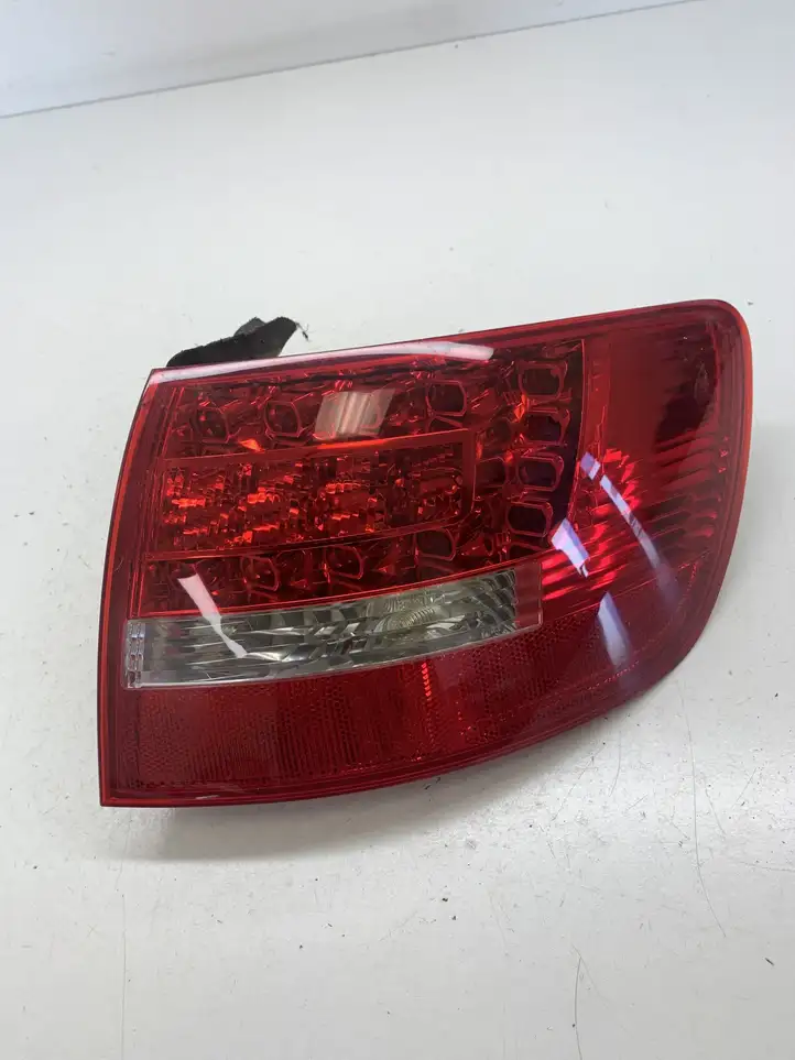 Audi A6 S6 C6 4F (2008 - 2011) 89037056 Задний фонарь в кузове — фото 1