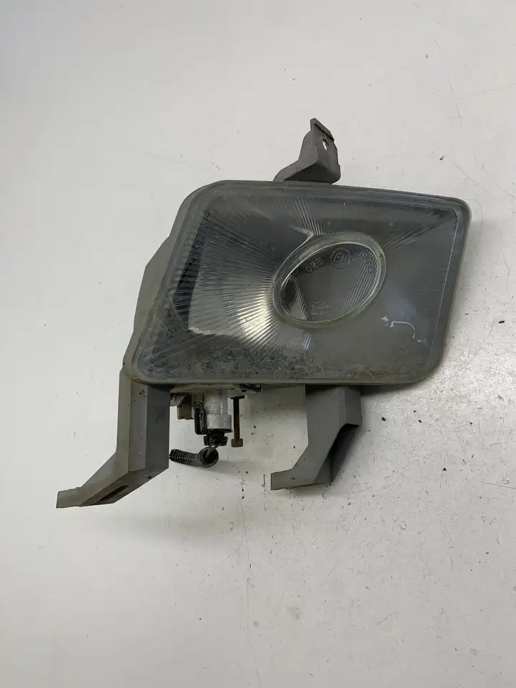Opel Vectra B (1999 - 2002) 90585030 Передняя противотуманная фара — фото 1