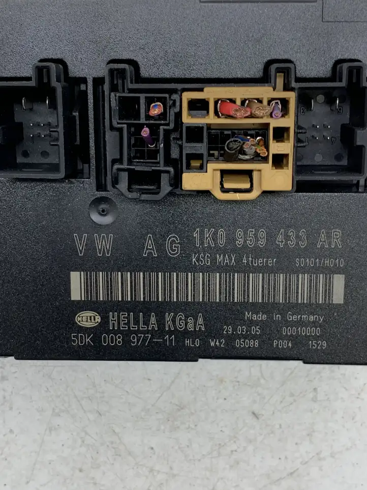 Volkswagen Touran I (2003 - 2010) 1K0959433AR Модуль комфорта — фото 2