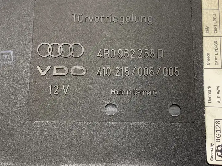 Audi A6 S6 C5 4B (1997 - 2001) 4B0962258D Модуль комфорта — фото 2