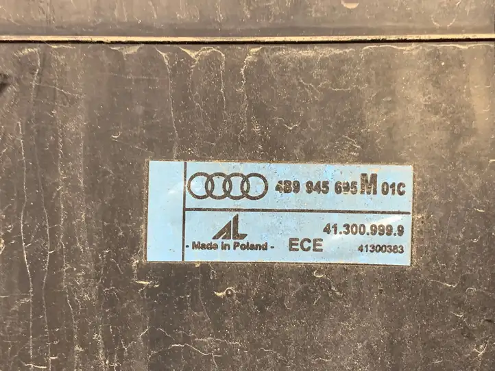 Audi A6 S6 C5 4B (2001 - 2004) 4B9945695M Подсветка номера — фото 3