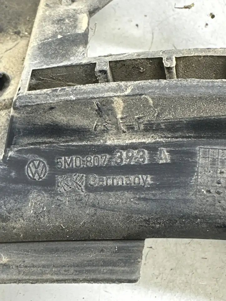 Volkswagen Golf Plus (2004 - 2008) 5M0807393A Кронштейн заднего бампера — фото 2