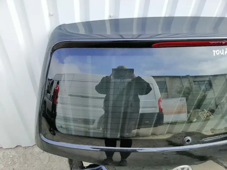Volkswagen Touran II (2010 - 2016) Крышка багажника — фото 10