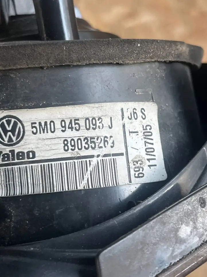 Volkswagen Golf Plus (2004 - 2008) 5M0945093J Задний фонарь в крышке багажника — фото 3