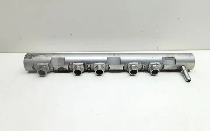 BMW 3 E90 E91 (2005 - 2012) 7809128 Магистральная топливная трубка — фото 1