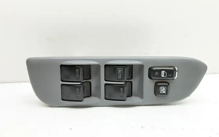 Toyota RAV 4 (XA20) (2000 - 2005) 8482042090 Блок кнопок стеклоподъемников — фото 1