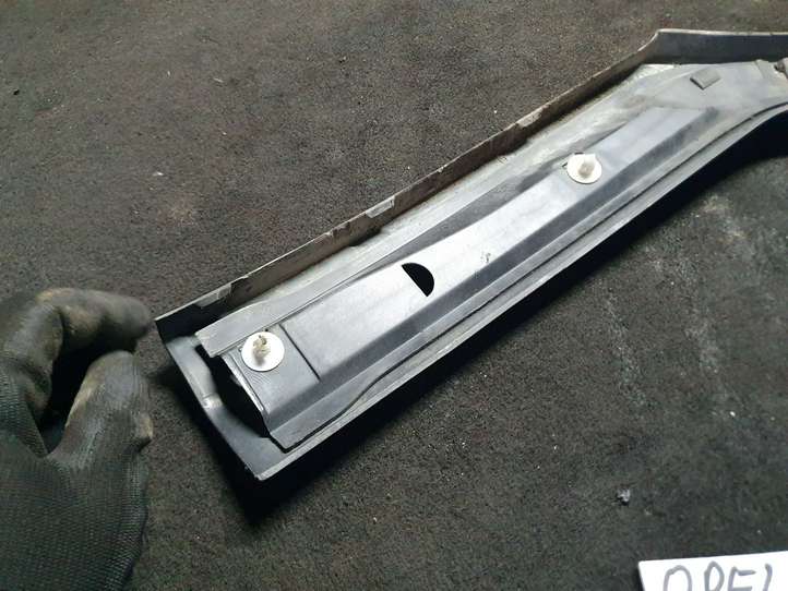 Opel Zafira (1999 - 2003)  0090495 Защитная накладка арки