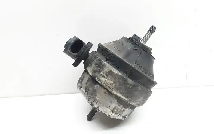 Audi A6 S6 C5 4B (1997 - 2001) 4B0199379E Опора двигателя — фото 1