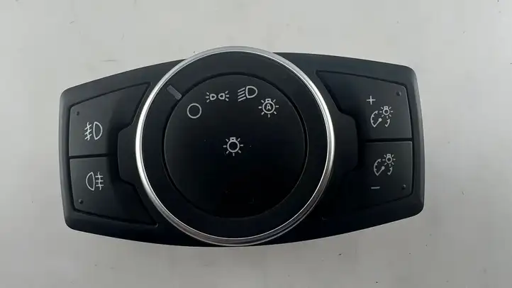 Ford Focus (2011 - 2015) 10139798 Включатель фонарей — фото 1