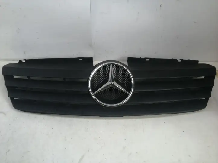 Mercedes-Benz Vaneo W414 (2001 - 2005) A4148800085 Верхняя решетка радиатора — фото 1