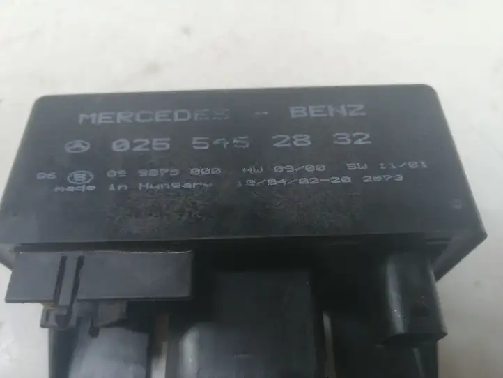 Mercedes-Benz Vaneo W414 (2001 - 2005) 0255452832 Реле накала свечей — фото 3
