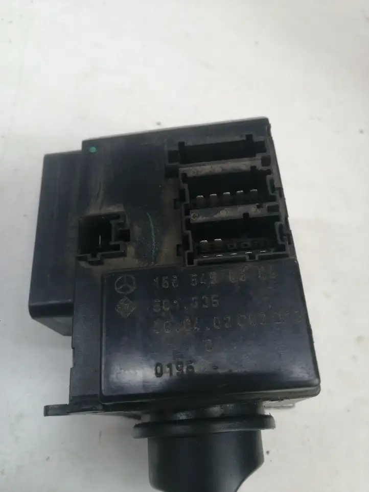 Mercedes-Benz Vaneo W414 (2001 - 2005) 1685450604 Включатель фонарей — фото 3
