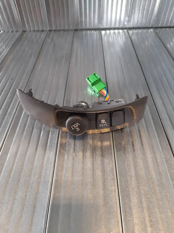 Volvo V50 (2004 - 2008) 8691530 Кнопка ESP — фото 1