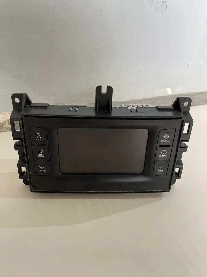 Jeep Grand Cherokee (2010 - 2021) Магнитола / мультимедийная система — фото 3