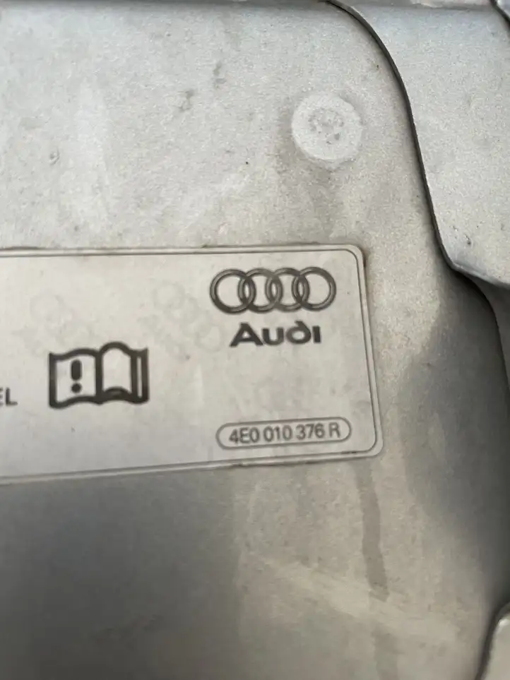 Audi A4 S4 B7 8E 8H (2004 - 2009) Крышка топливного бака — фото 2