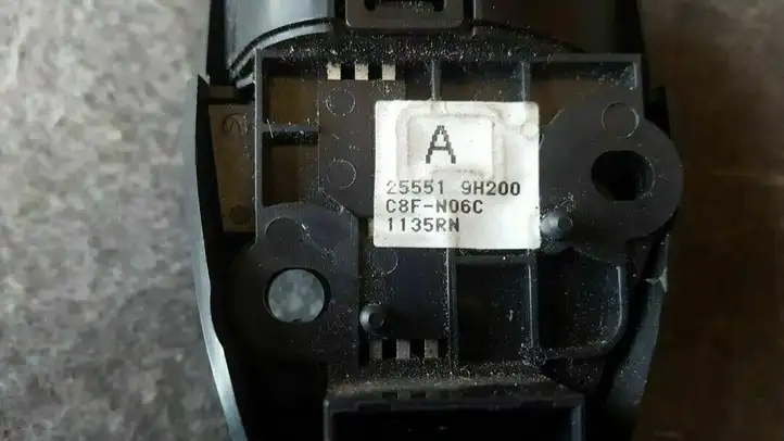 Nissan X-Trail T30 (2001 - 2007) 255519H200 Кнопки на рулевом колесе — фото 4