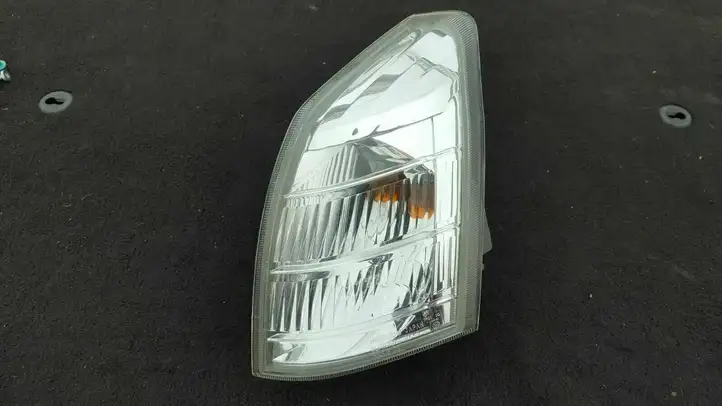 Nissan X-Trail T30 (2001 - 2007) 504104467 Указатель поворота передний — фото 1