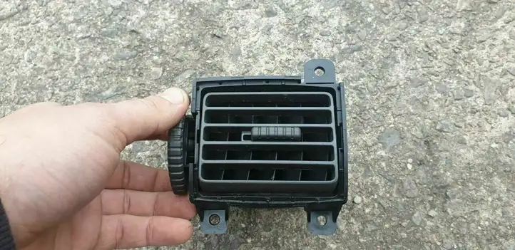 Nissan X-Trail T30 (2001 - 2007) Боковой воздушный дефлектор — фото 2