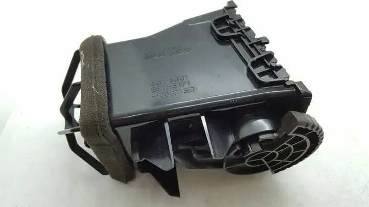 Nissan X-Trail T30 (2001 - 2007) E6475161 Центральный воздушный дефлектор — фото 3