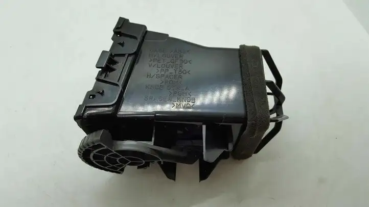 Nissan X-Trail T30 (2001 - 2007) E6475161 Центральный воздушный дефлектор — фото 5