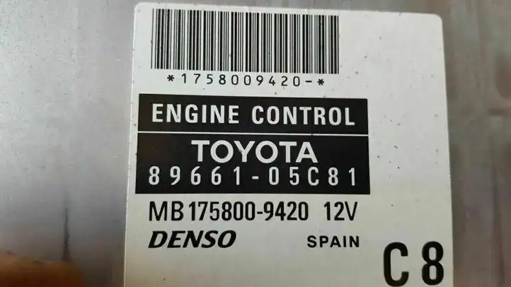 Toyota Avensis T250 (2006 - 2009) 8966105C81 Блок управления двигателем (ЭБУ) — фото 3